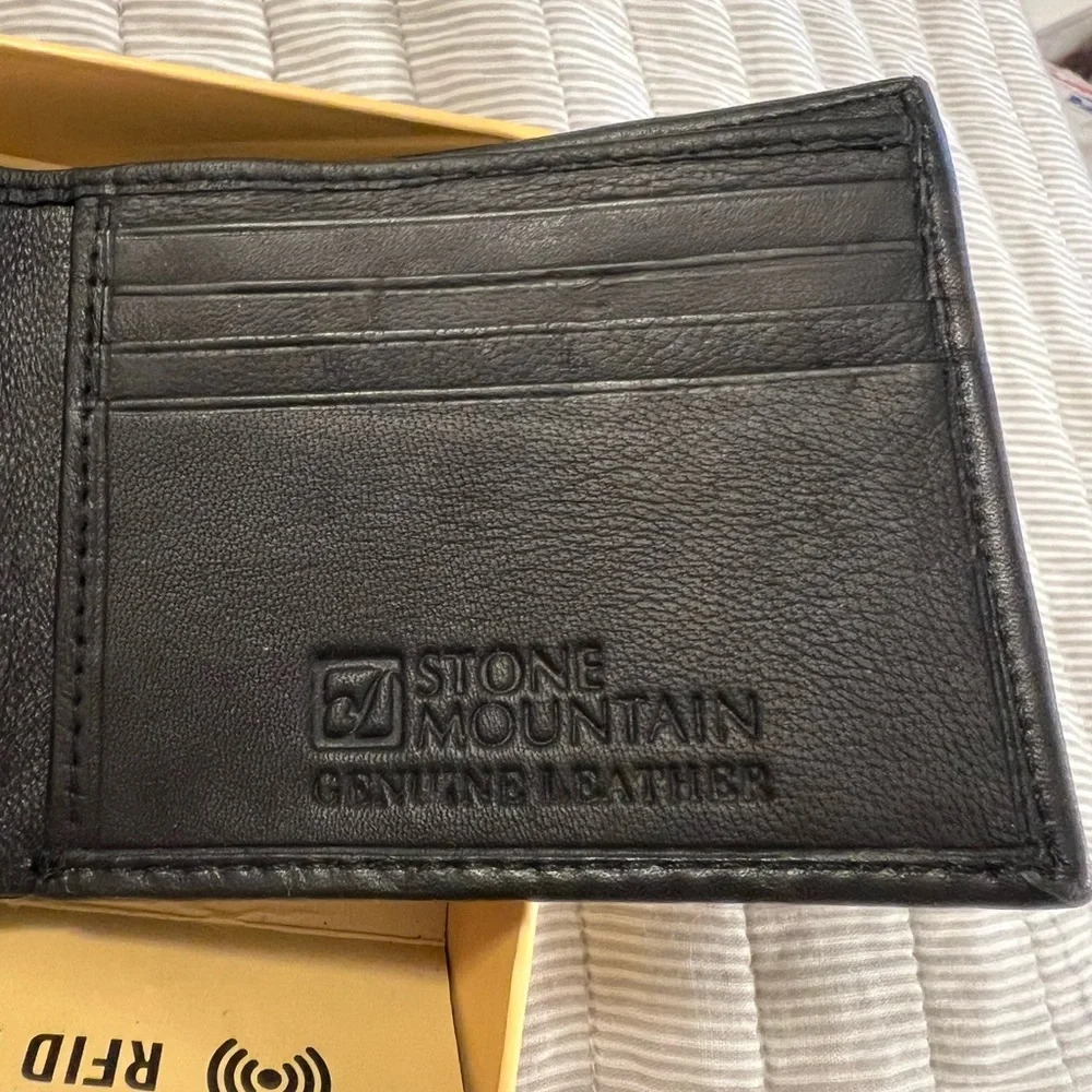 Stone Mountain RFID Traveller Black Full Grain Leather Wallet